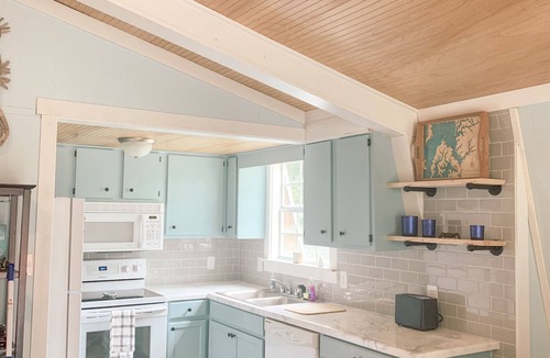 Tranquil Harbour House | Charming Beach Bungalow in the Heart of it All