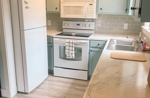Tranquil Harbour House | Charming Beach Bungalow in the Heart of it All