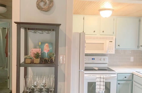 Tranquil Harbour House | Charming Beach Bungalow in the Heart of it All