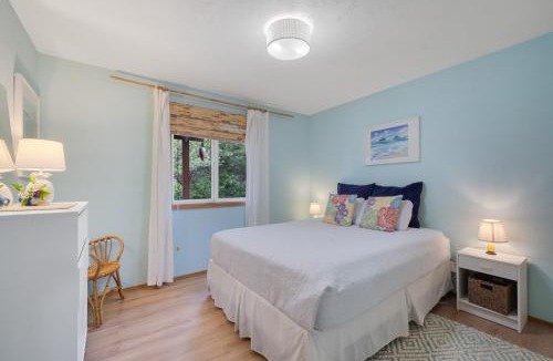 Rockaway Beach House | Charming Beach Cabin Close Beach Access