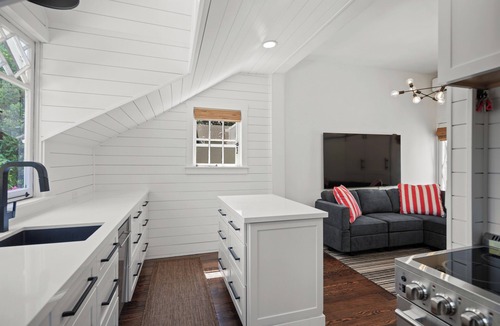 Coronado Cottage | Charming Beach Cottage 1 BK to beach and town