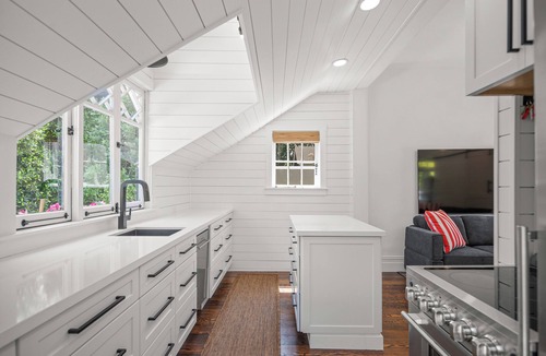 Coronado Cottage | Charming Beach Cottage 1 BK to beach and town