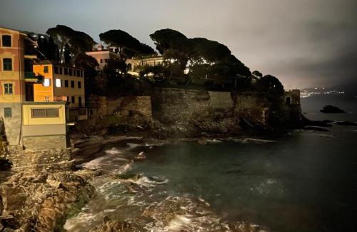 Sant'Ilario Apartment | Charming Beach Flat with Seaview