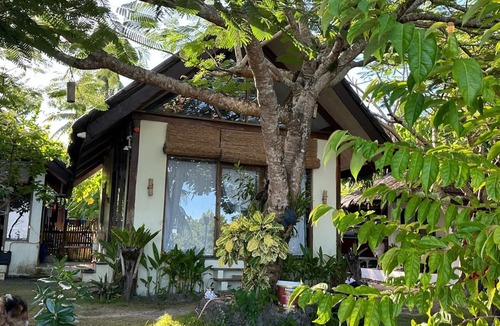 Catangnan Villa | Charming beach front villa for 2 guess max, with Starlink internet in GL