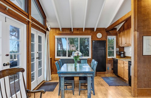 Carmel Cottage | Charming Beach Front Cottage