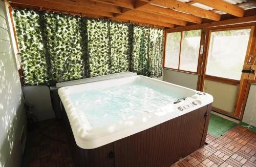 Camano Island House | Charming beach home with Ocean & Mt. Baker View