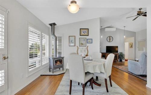 Camano Island House | Charming beach home with Ocean & Mt. Baker View