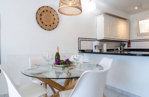 Sitio de Calahonda Ski Chalet | Charming Beachfront Townhouse in Dona Lola – Calahonda, Mijas Costa CS183
