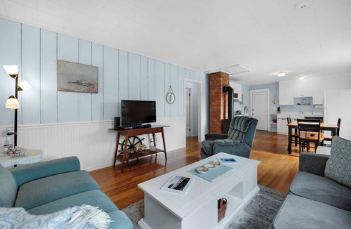 Sunset Beach Cabin | Charming Beachouse Getaway on Historic Sunset Beach