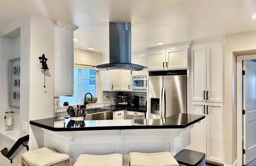 Corona del Mar House | Charming Beachside Getaway In Truly Ideal Location