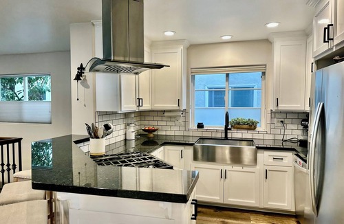 Corona del Mar House | Charming Beachside Getaway In Truly Ideal Location