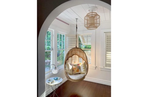 Parrot Cove Cottage | Charming Beachy-Bohemian Cottage in Historic Area.