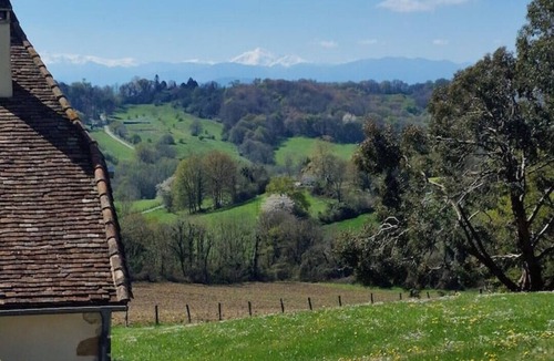 Orriule House | Charming Bearnaise farmhouse with swimming pool