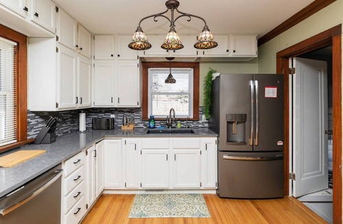 Beaverdale House | Charming Beaverdale 4BR/2BA in central DSM - Safe & Cozy
