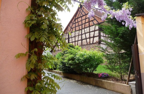 Saint-Hippolyte Apartment | Charming bed and breakfast at the foot of Haut-Koenigsbourg - L'Etable * (French only)