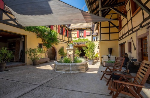 Saint-Hippolyte Apartment | Charming bed and breakfast at the foot of Haut-Koenigsbourg - L'Etable * (French only)