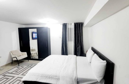 Abu Dhabi Bed & Breakfast | Charming bed & breakfast with WiFi, AC in fabulous Abu Dhabi