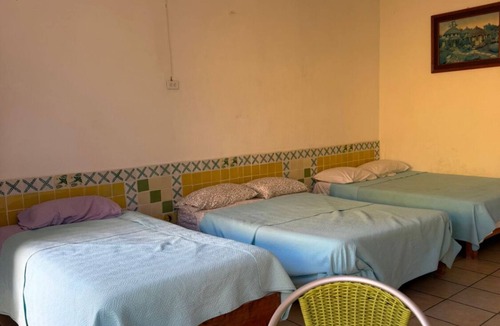 Alfredo V. Bonfil Bed & Breakfast | Charming bed & breakfast in wonderful Q.R. with AC