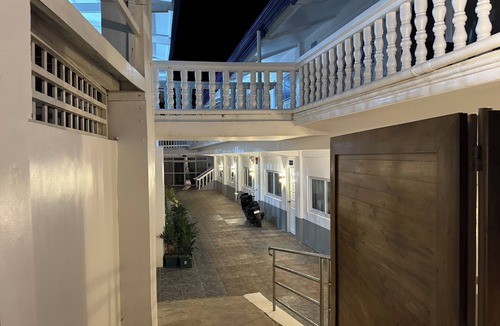 Balabag Hotel | Charming bed & breakfast with WiFi, AC in fabulous Malay