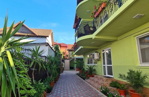 Doua Mai Bed & Breakfast | Charming bed & breakfast with AC and WiFi in amazing 2 MAI