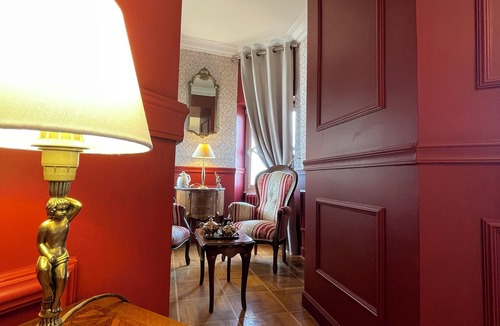 Saint-Genest-Lerpt Bed & Breakfast | Charming bed and breakfast at the château with breakfast included.