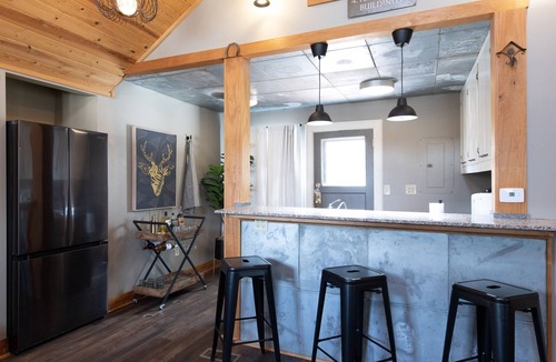 Benson House | Charming Benson Home - Sleeps 5, Hot Tub!