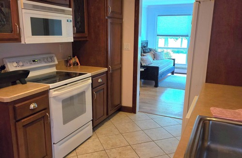 Bloomfield Apartment | Charming Bloomfield Bungalow 1-bedroom apartment in gorgeous Bloomfield CT WiFi