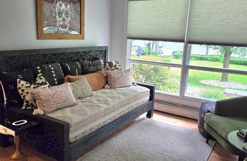 Bloomfield Apartment | Charming Bloomfield Bungalow 1-bedroom apartment in gorgeous Bloomfield CT WiFi