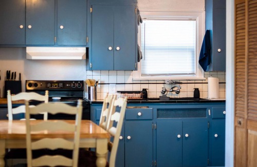 Market District House | Charming Blue Bungalow in Eugene, 2BR/1BA, pet-friendly, close to downtown & Autzen.