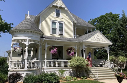 Lanesboro House | Charming Bluff Country Getaway Near Root River Trail & Downtown Lanesboro