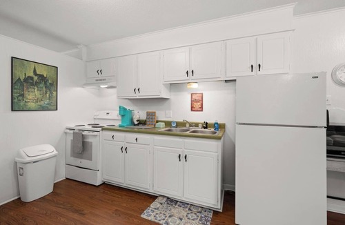 Alexandria Apartment | Charming Boho Apt+Quiet by Ponytail+Queen Bd