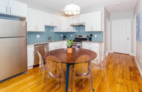 Dorchester Condo | Charming Boston Home | Near T