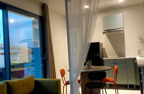 Audenge Apartment | : Charming, Bright, Air-Conditioned Studio