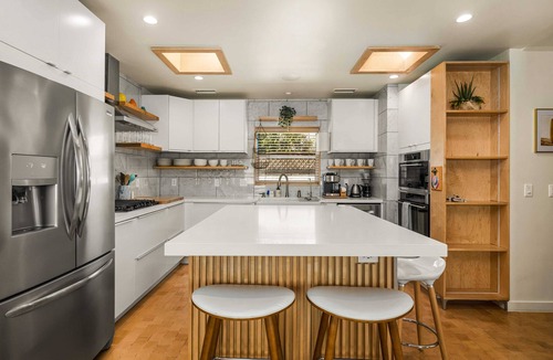 Belmont Shore House | Charming, bright by the beach!