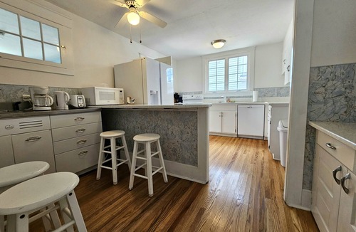 The Pines House | Charming, Bright & Airy Beach Home - Half a block to ocean at start of boardwalk
