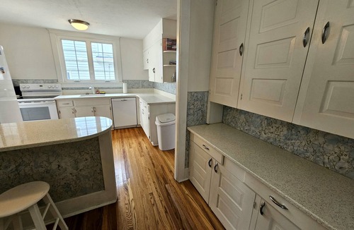 The Pines House | Charming, Bright & Airy Beach Home - Half a block to ocean at start of boardwalk