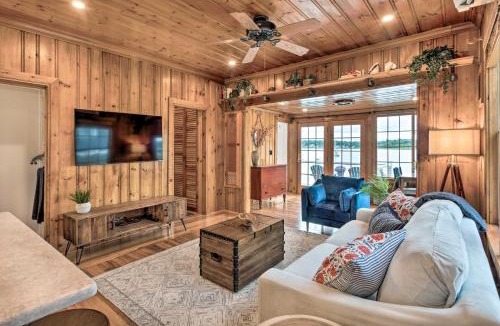 Bristol House | Charming Bristol Cottage w/Private Beach!