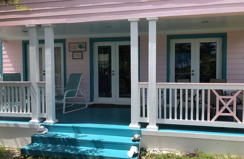 Spanish Wells Cottage | Charming safe and quiet beach escape