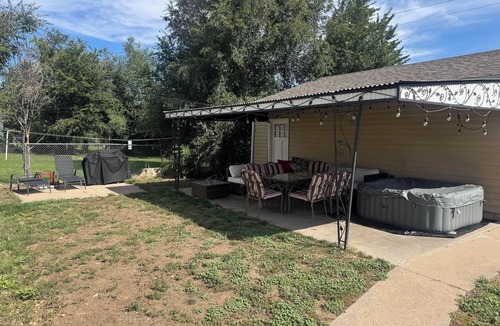 Greeley House | Charming Bungalow Getaway chock full of amenities and close to UNC