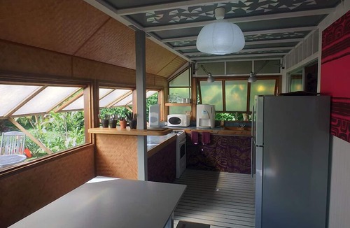 Vai'anae House | Charming bungalow in Polynesia, sleeps 5, near beach, Moorea