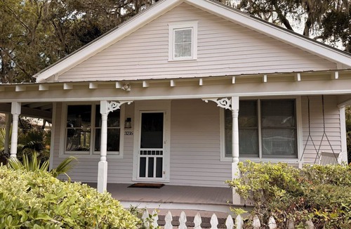 Thunderbolt House | Charming bungalow with wraparound porch in Thunderbolt
