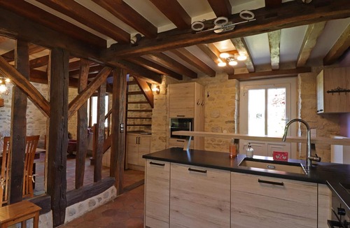 Les Ventes-de-Bourse Cottage | Charming cottage with enclosed garden, near equestrian center, cozy stay