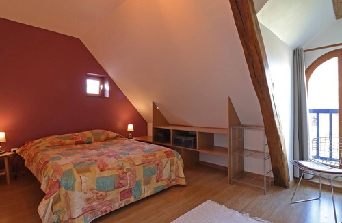 Les Ventes-de-Bourse Cottage | Charming cottage with enclosed garden, near equestrian center, cozy stay