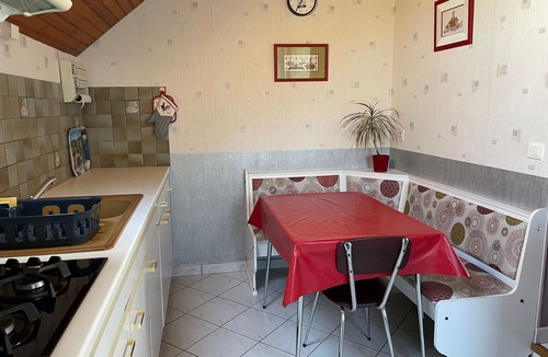 Saint-Andre-des-Eaux Cottage | "Charming Cottage 6km from Beach, Near La Baule & Brière Park - Enclosed Garden, Free WiFi"