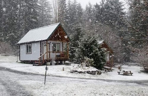 Idleyld Park Cabin | Charming Cabin for an Off-Grid Getaway in Umpqua National Forest, Oregon