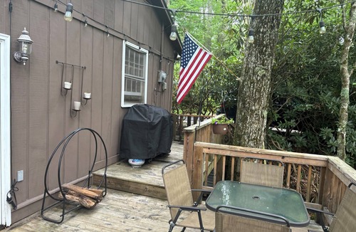 Mirror Lake Cabin | Charming Cabin in Mirror Lake, Highlands North Carolina