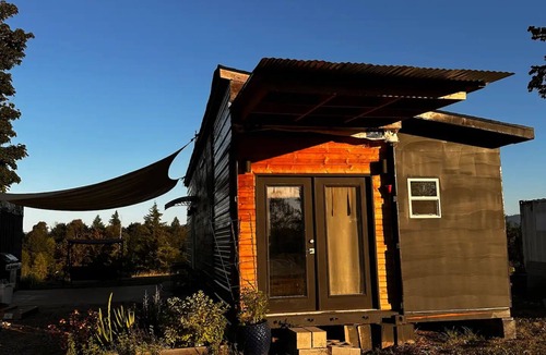 Littlerock Cabin | Charming cabin in Olympia with AC - perfect for a peaceful getaway