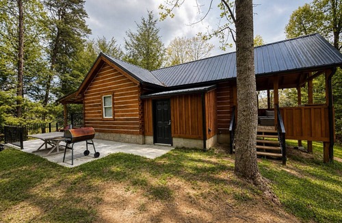 Mt Lookout Cabin | Charming Cabin. Located between New River Gorge and Summersville Lake