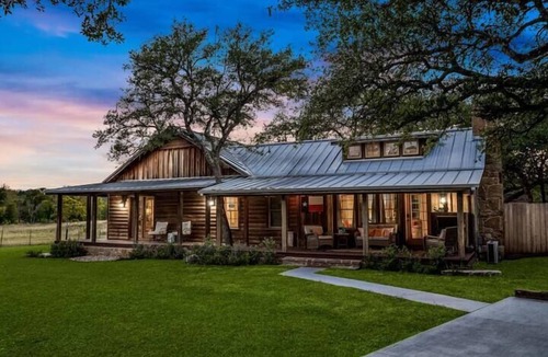 Leander Cabin | Charming Cabin on 14 Acres in Leander by Barclé!