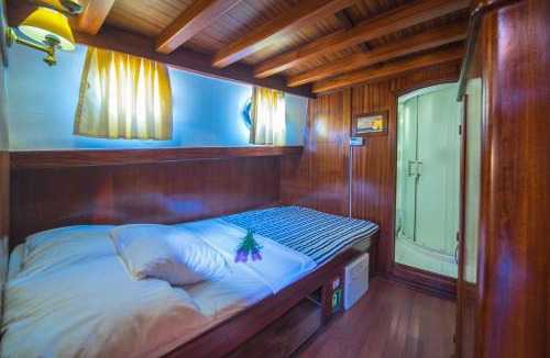 Stobrec Boat Rental | Charming Cabin on MSY Alisa Week Long Island Hopping Adventure Through Dalmatian Coastal Gems